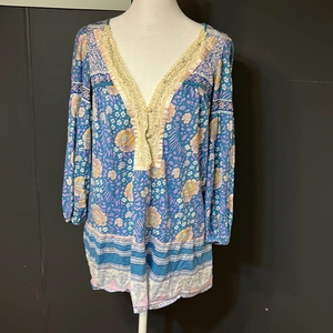 Free People floral top‎ with pearl and lace detail V-neck